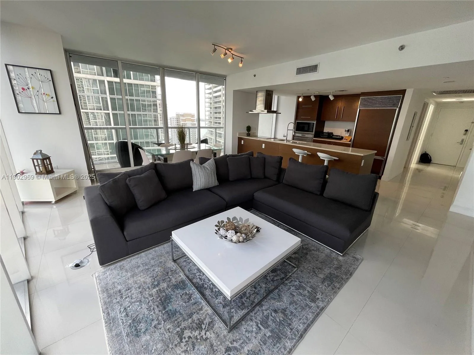 485 Brickell Ave # 2602, Miami, FL 33131 photo 4