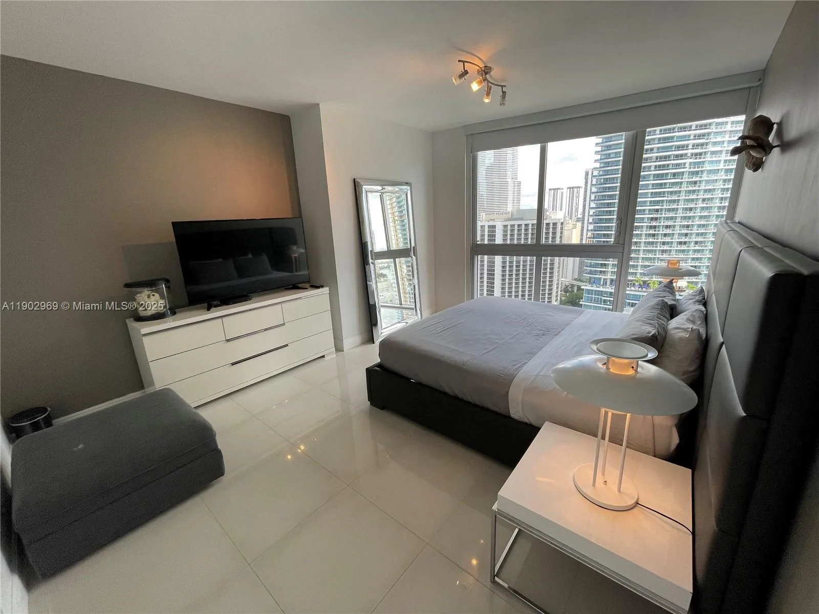 485 Brickell Ave # 2602, Miami, FL 33131 photo 9