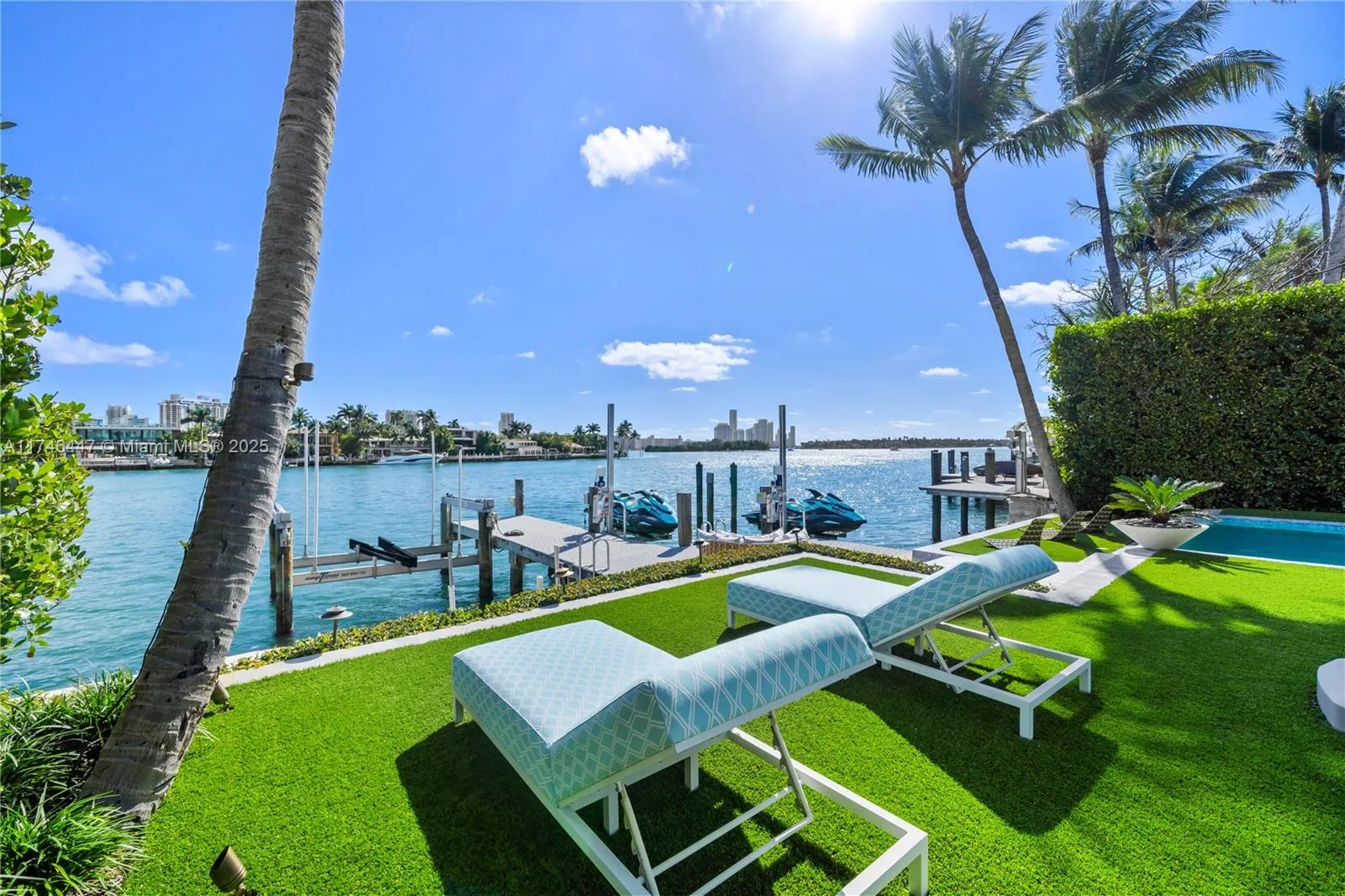 227 E DILIDO DR, Miami Beach, FL 33139 photo 2