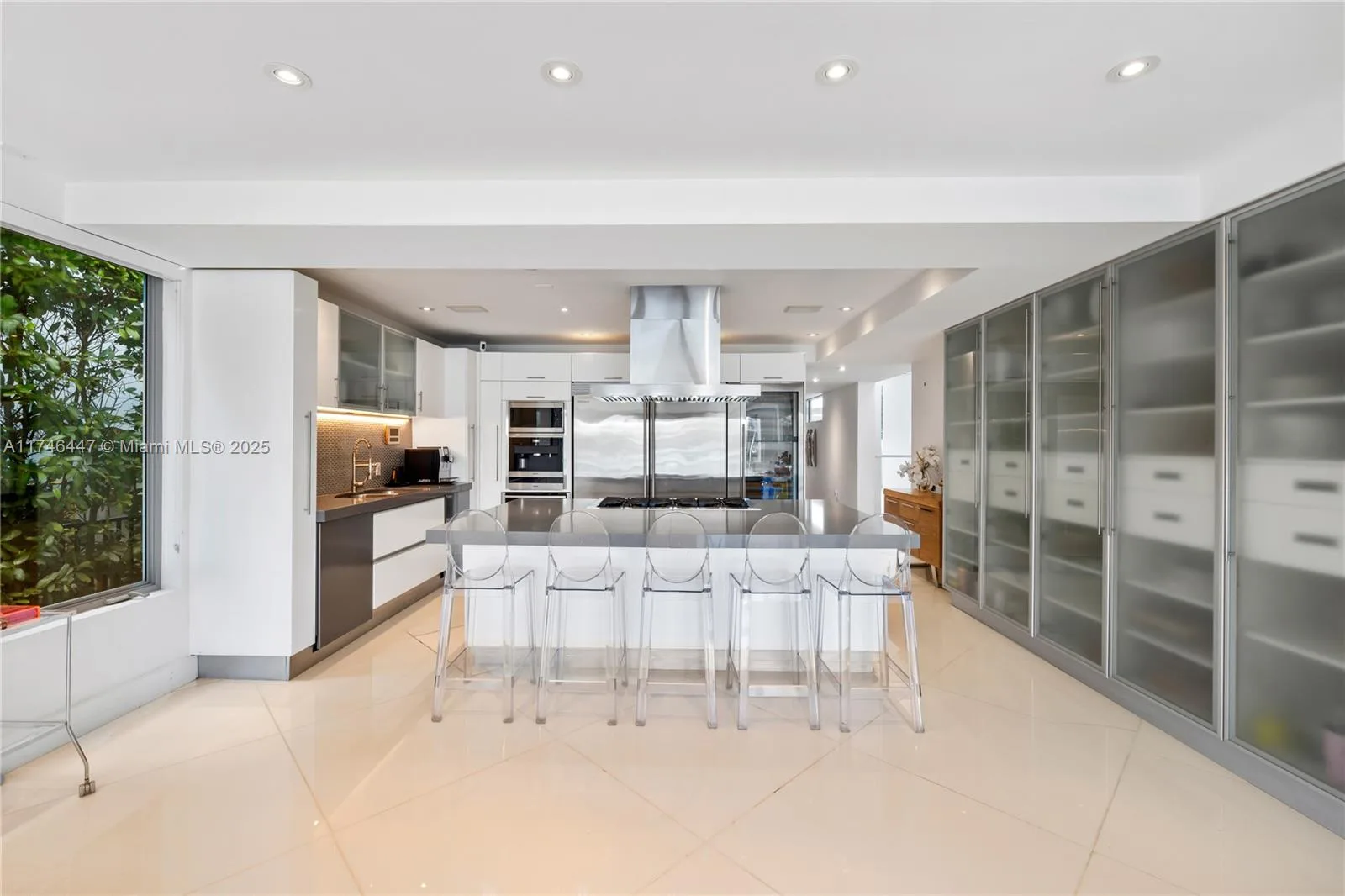 227 E DILIDO DR, Miami Beach, FL 33139 photo 8