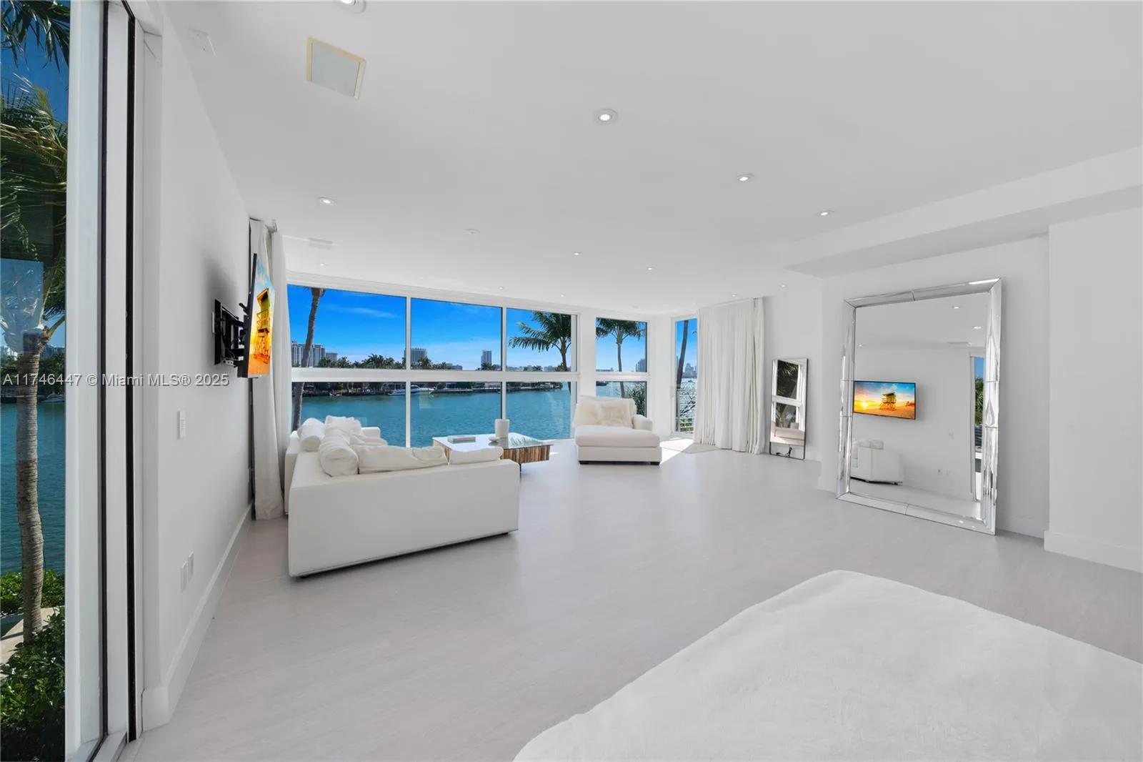 227 E DILIDO DR, Miami Beach, FL 33139 photo 9