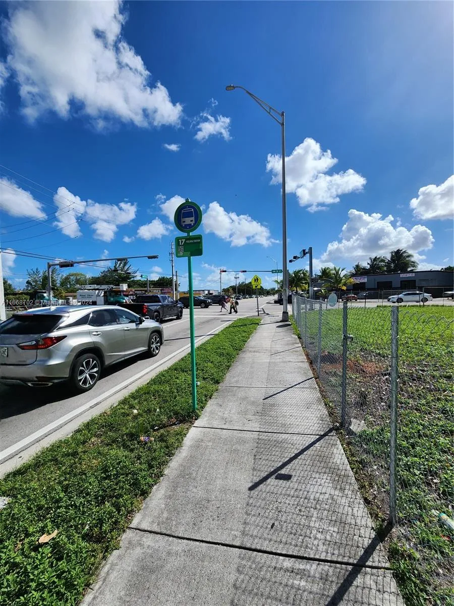11110/20 NW 17th Ave, Miami, FL 33167