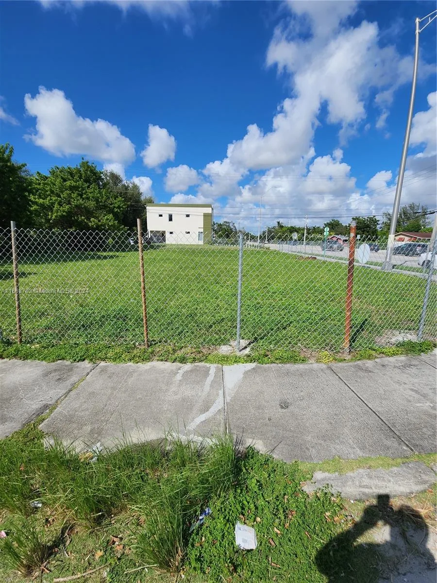 11110/20 NW 17th Ave, Miami, FL 33167 photo 3