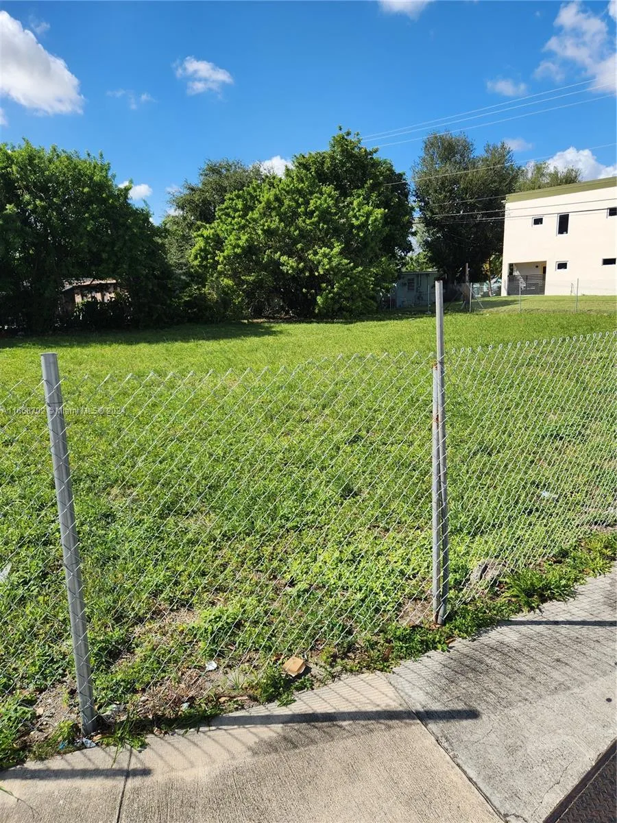 11110/20 NW 17th Ave, Miami, FL 33167 photo 4