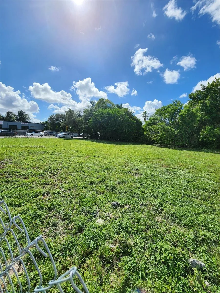 11110/20 NW 17th Ave, Miami, FL 33167 photo 8