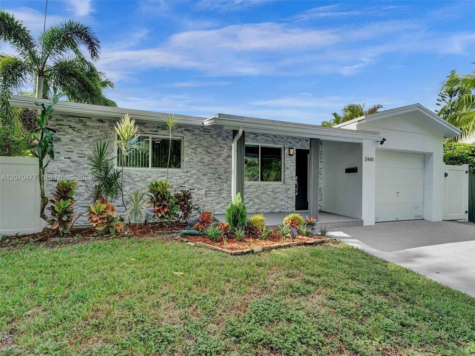 2446 Fillmore St, Hollywood, FL 33020 photo 8