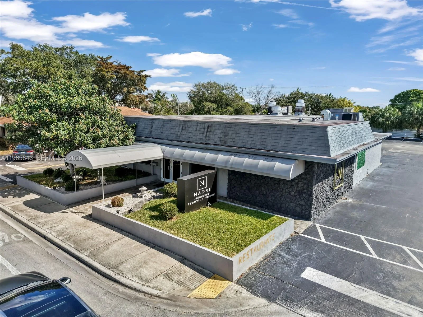 2220 N University Dr, Sunrise, FL 33322