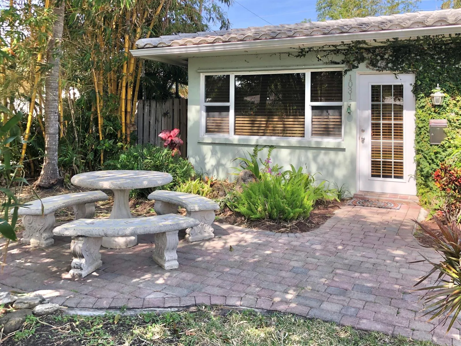 1031 Lincoln Street, Hollywood, FL 33019 photo 4