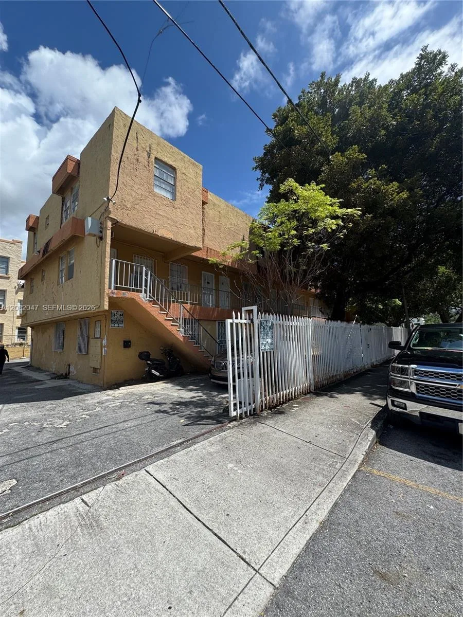 515 SW 3rd St # 3, Miami, FL 33130