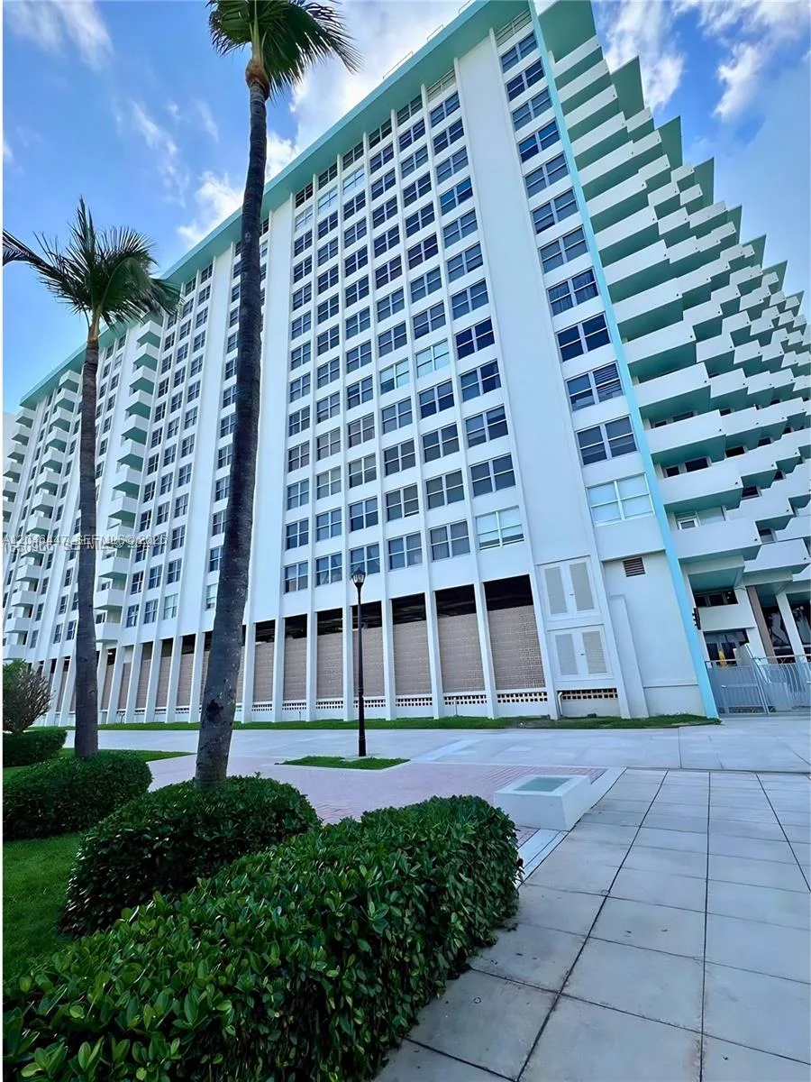 2899 Collins Ave # 905, Miami Beach, FL 33140