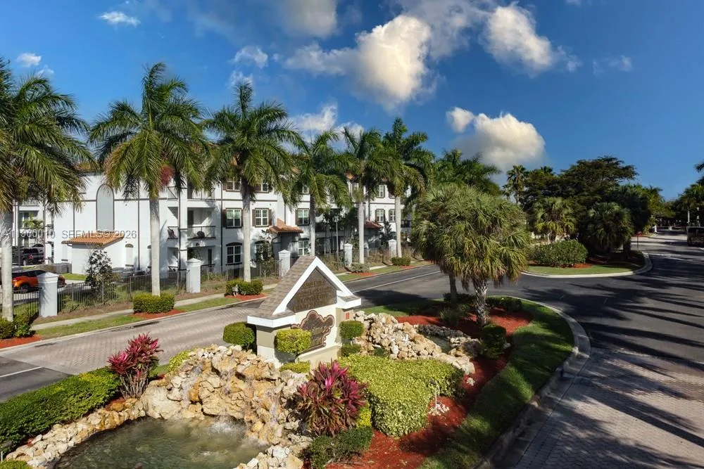 4246 Liron Ave # 203, Fort Myers, FL 33916