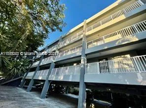 645 NE 121st St # 307, North Miami, FL 33161 photo 3