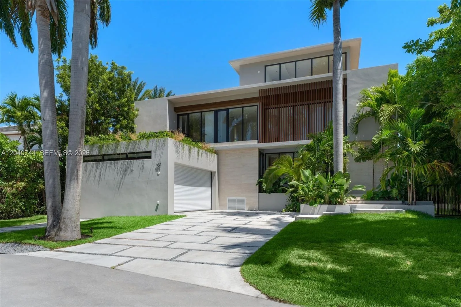 165 Hampton Ln, Key Biscayne, FL 33149