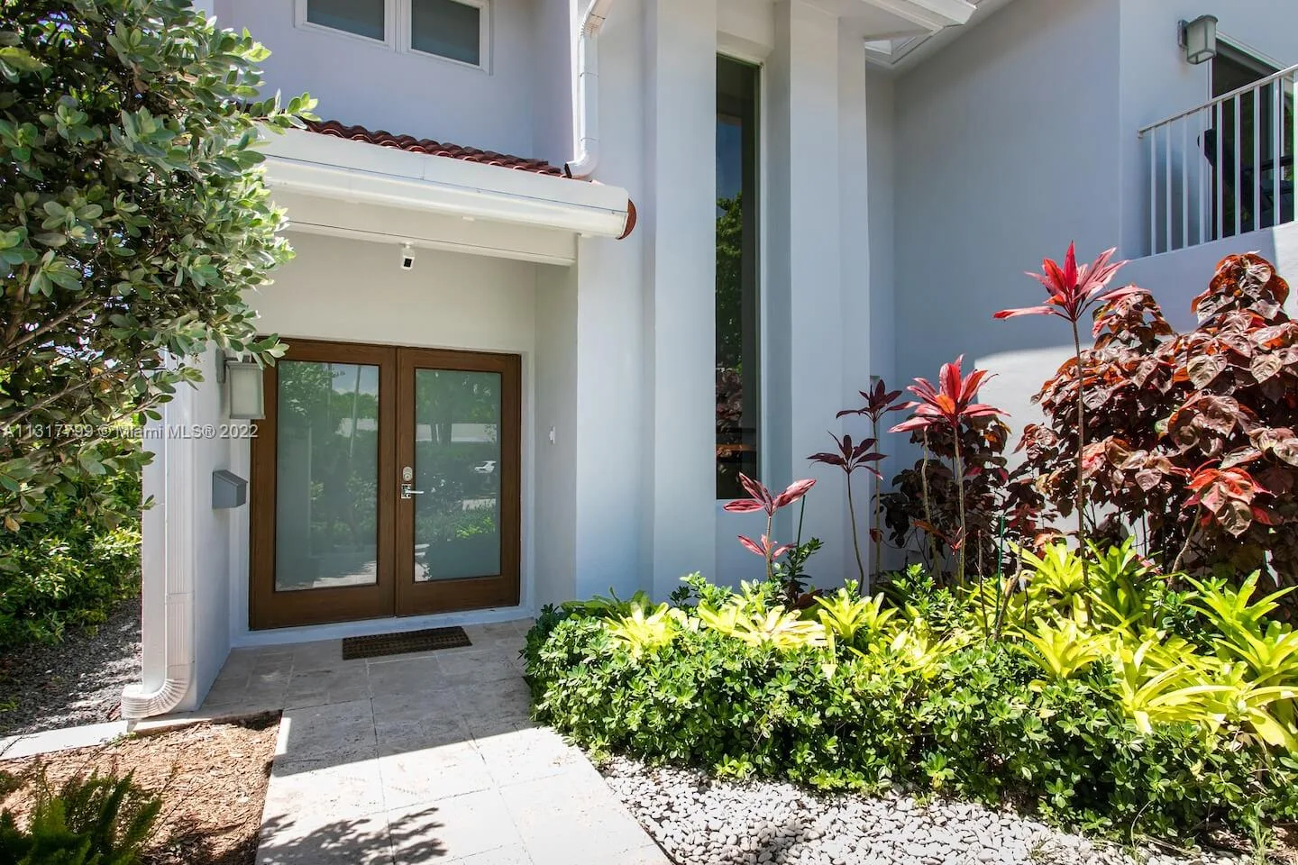 1022 Adams St, Hollywood, FL 33019 photo 2