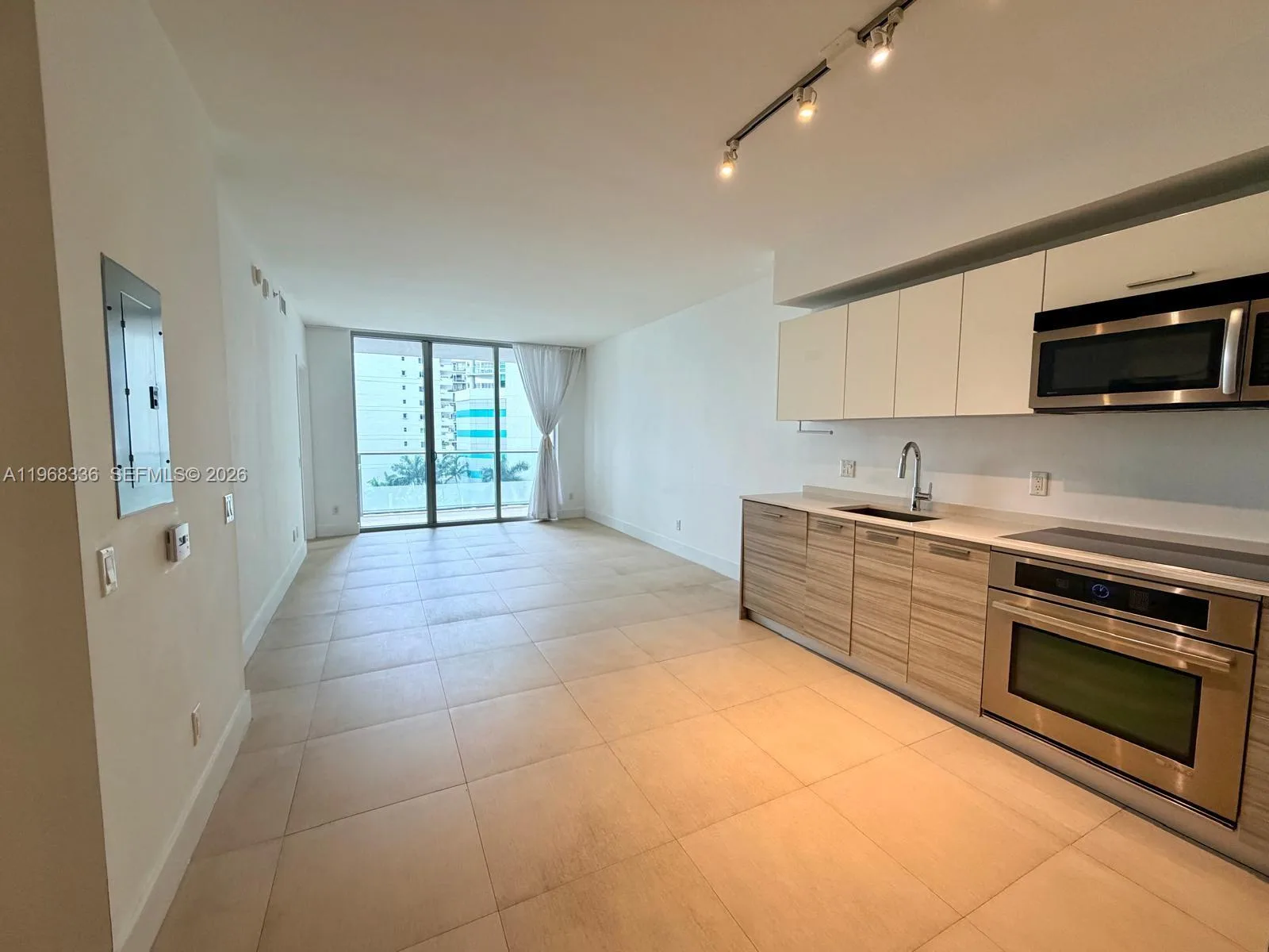1300 Brickell Bay Dr # 607, Miami, FL 33131 photo 4