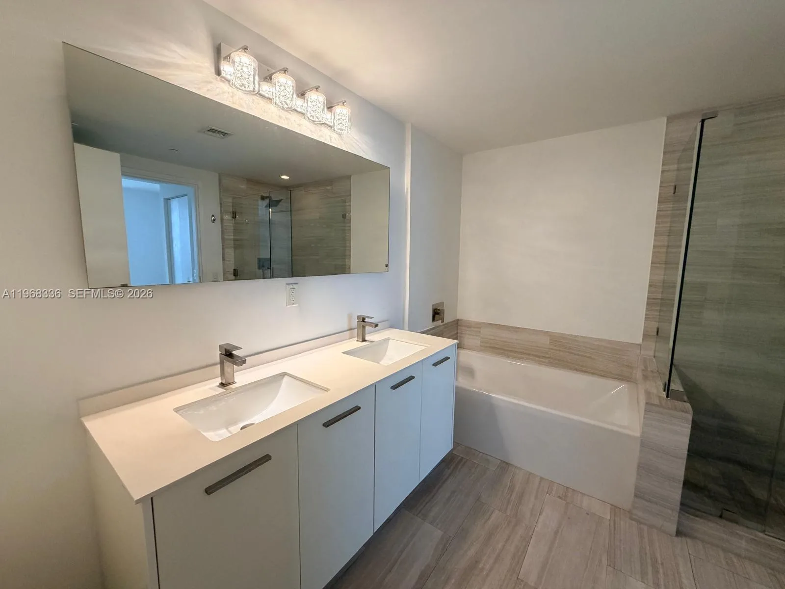 1300 Brickell Bay Dr # 607, Miami, FL 33131 photo 5