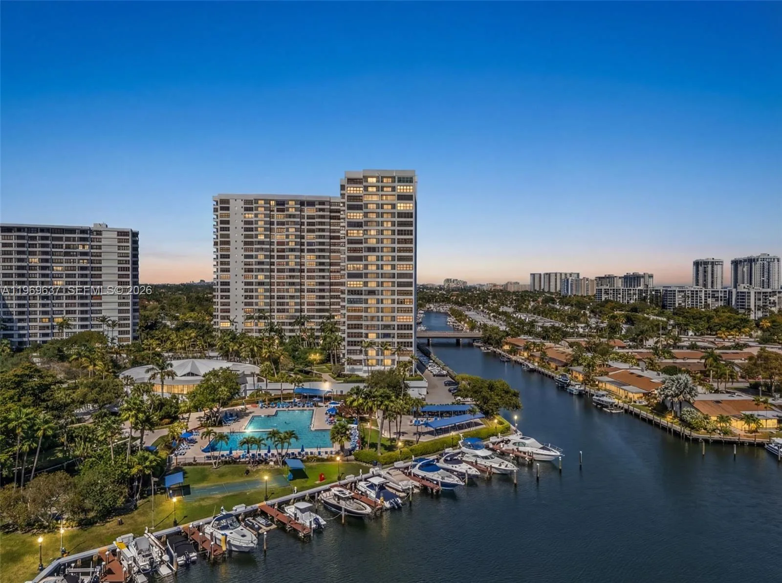 2500 PARKVIEW DR # 2407, Hallandale Beach, FL 33009