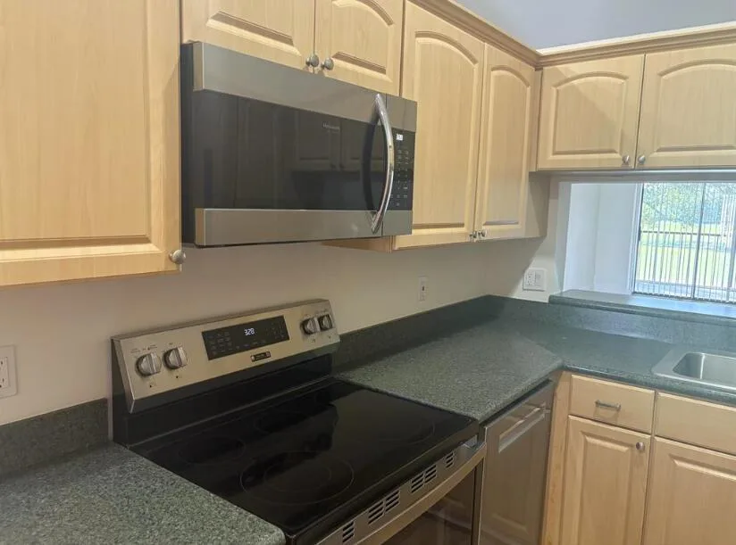1112 KEYSTONE Drive # E, Jupiter, FL 33458 photo 4
