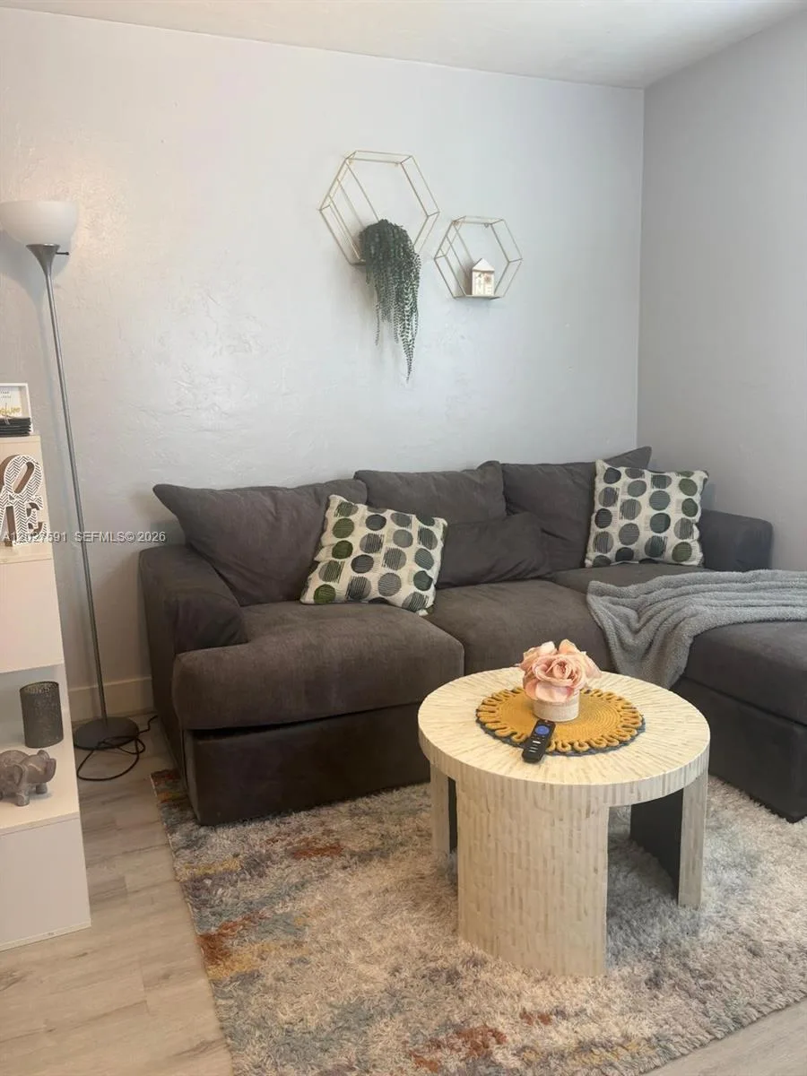 201 Columbus Pkwy # A, Hollywood, FL 33021 photo 9