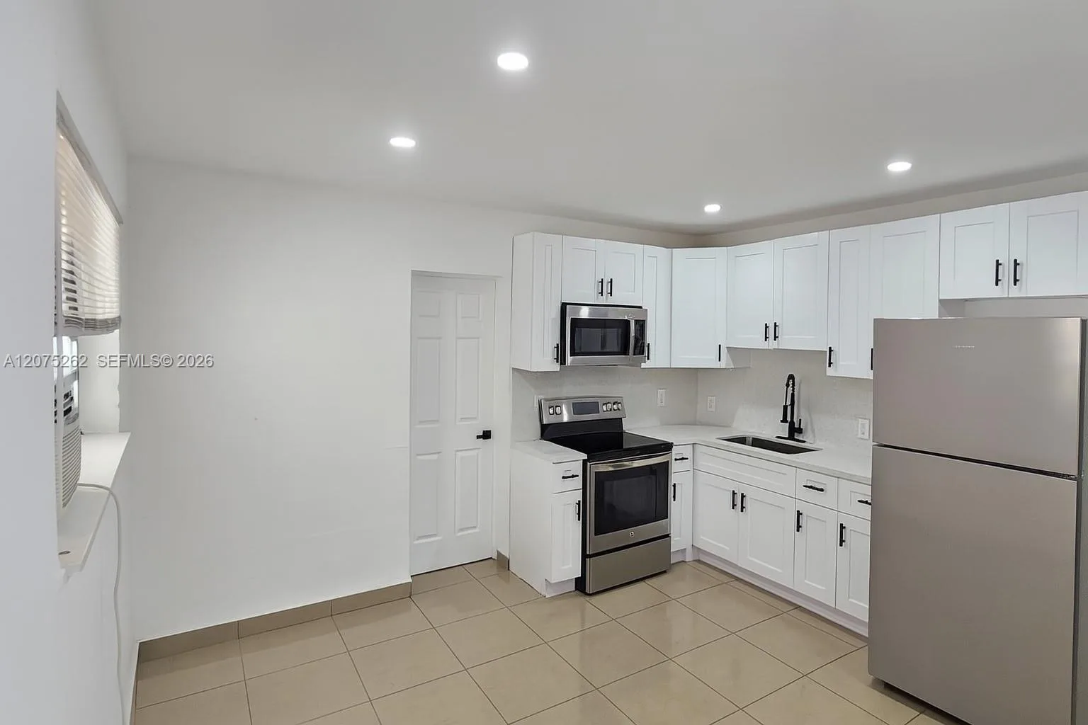 1046 Foster Rd # 0, Hallandale Beach, FL 33009 photo 6