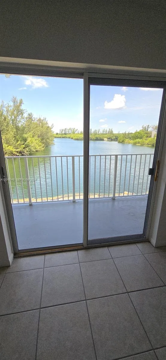 8240 SW 210th St # 214, Cutler Bay, FL 33189