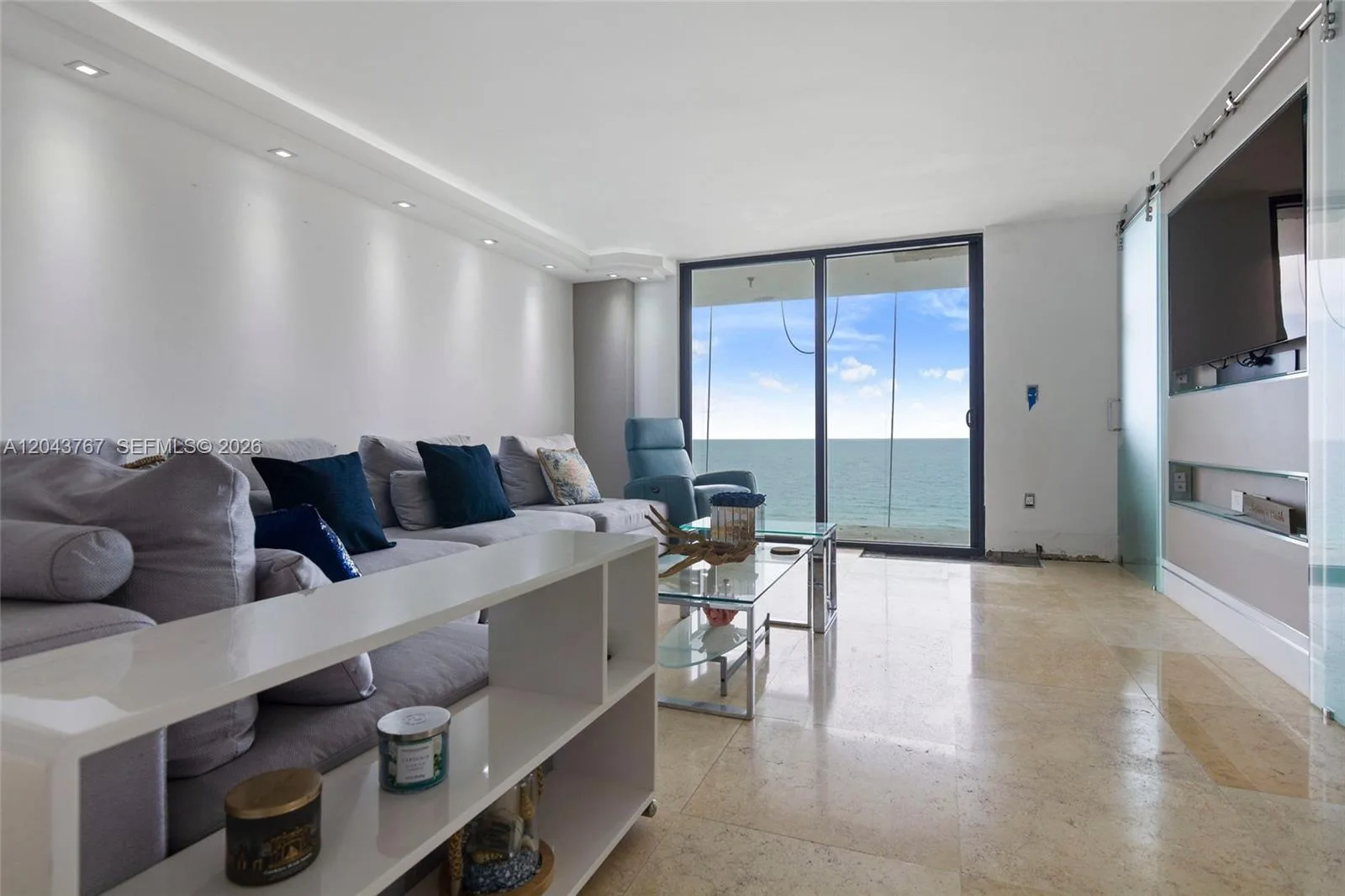 6061 Collins Ave # 8F, Miami Beach, FL 33140 photo 2