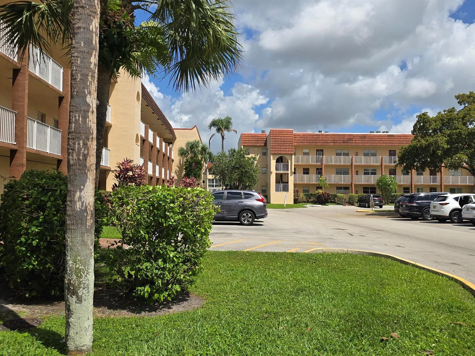 2881 N Pine Island Road, Sunrise, FL 33322