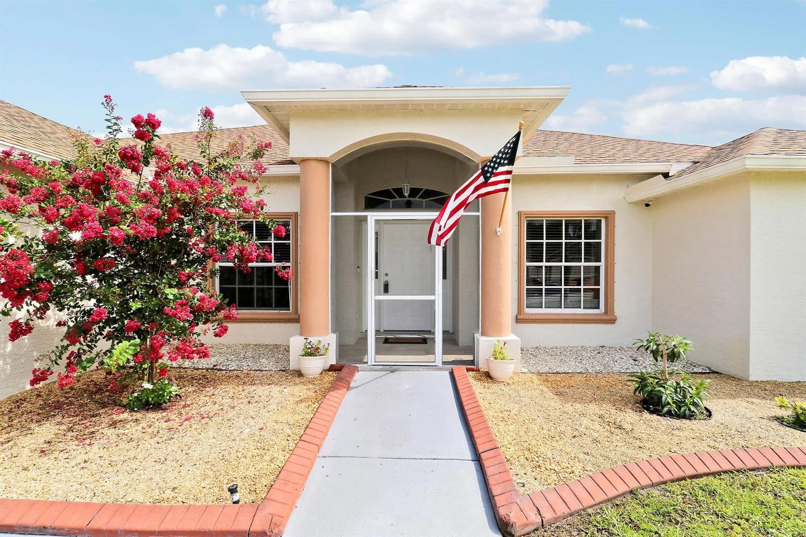 611 SW Saragossa Avenue, FL 34953 photo 2