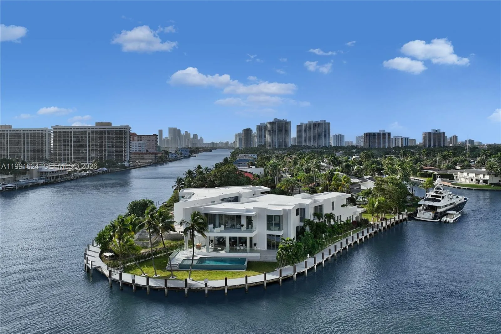 501 Palm Dr, Hallandale Beach, FL 33009 photo 2