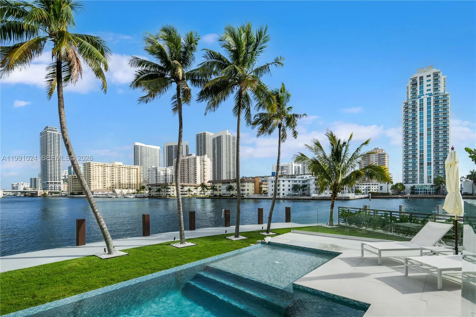 501 Palm Dr, Hallandale Beach, FL 33009 photo 3