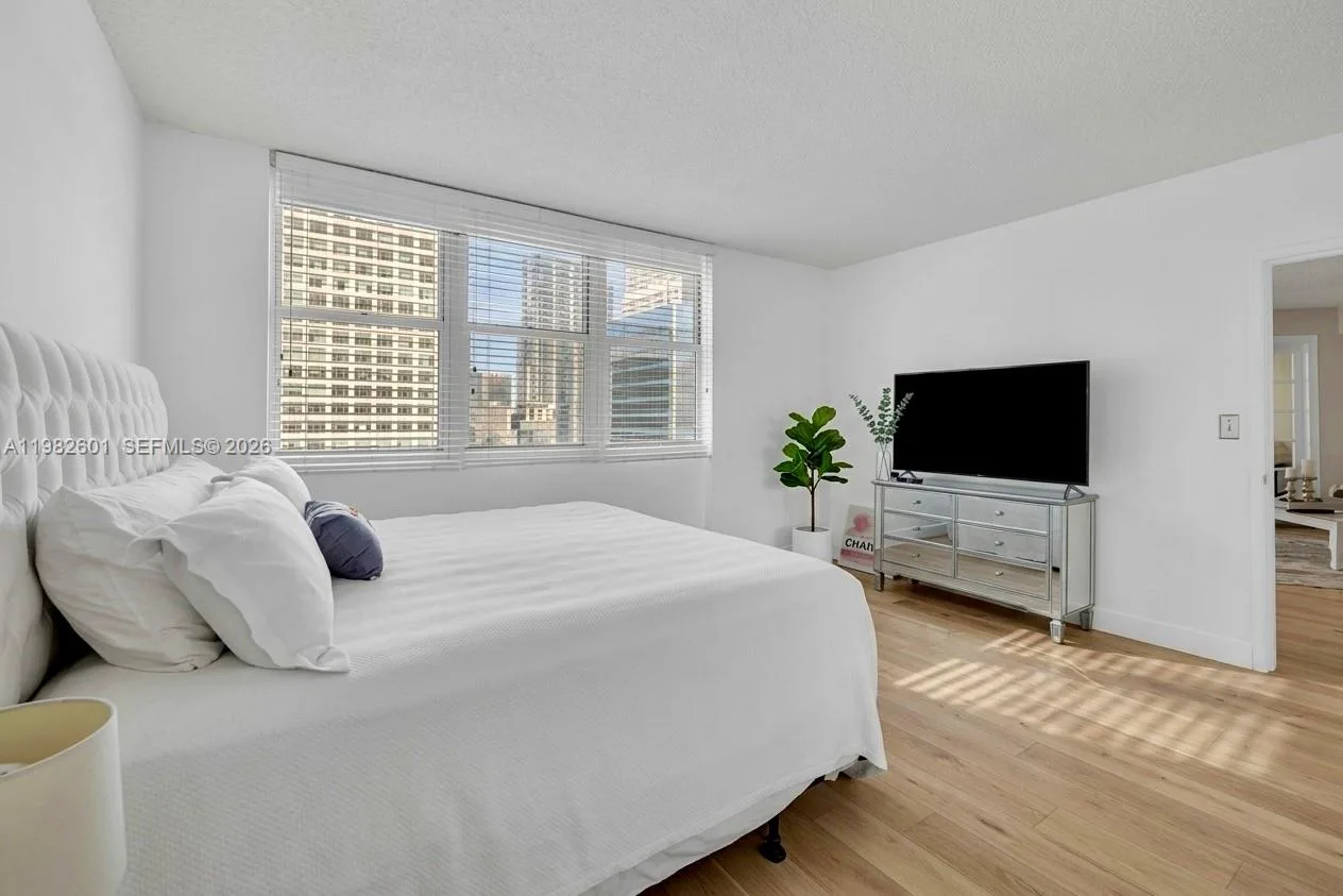801 Brickell Bay Dr # 1262, Miami, FL 33131 photo 6