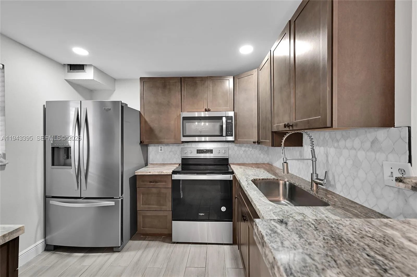 2850 Somerset Dr # 105L, Lauderdale Lakes, FL 33311