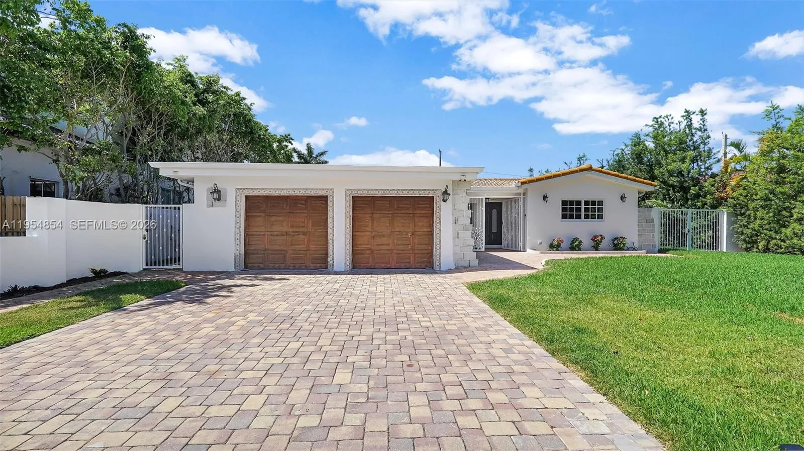 1311 Pierce St, Hollywood, FL 33019
