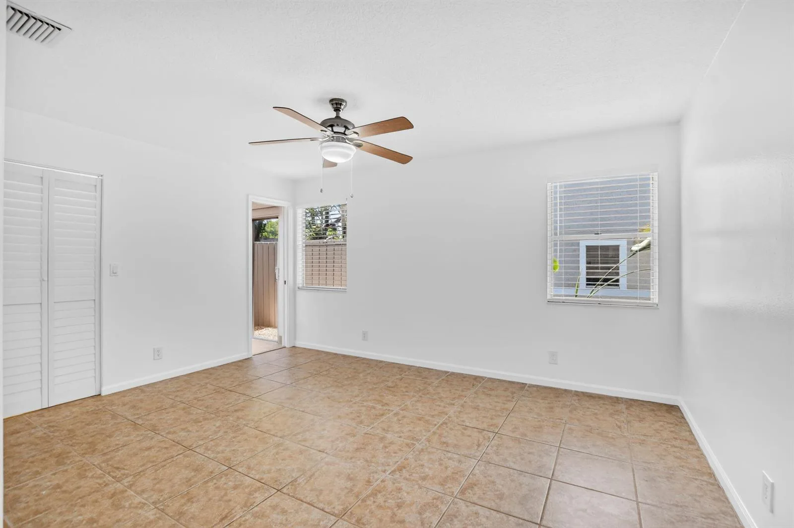 1971 Discovery Circle E, Deerfield Beach, FL 33442 photo 11