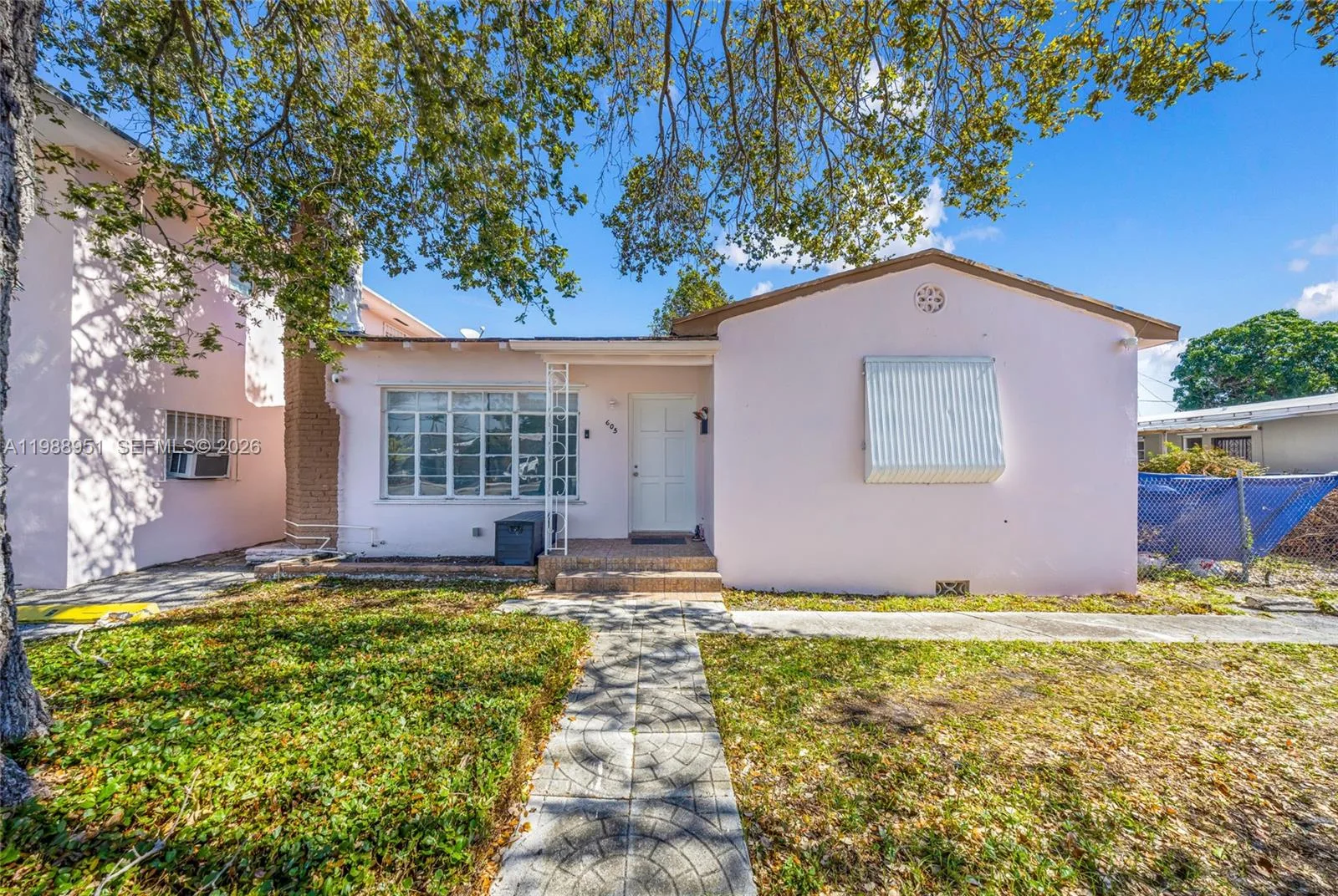605 NW 34th Ave, Miami, FL 33125 photo 2