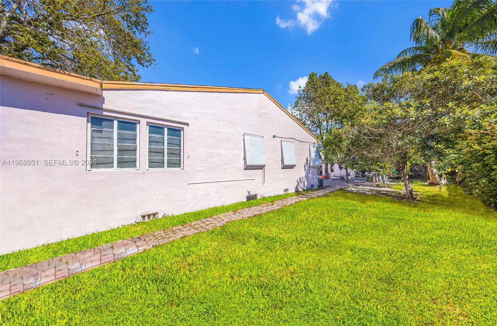 605 NW 34th Ave, Miami, FL 33125 photo 4