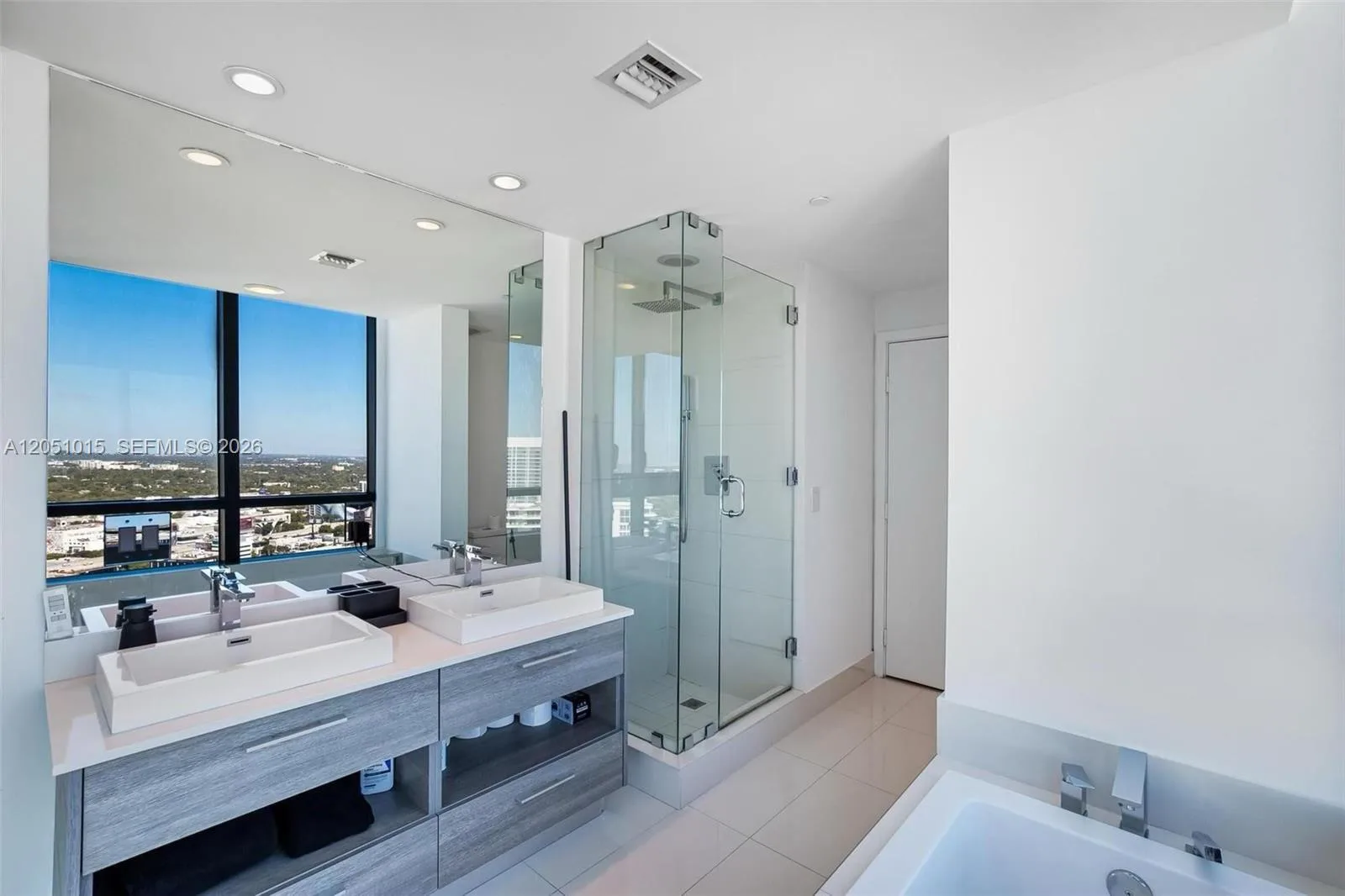 650 NE 32nd St # 3408, Miami, FL 33137 photo 4