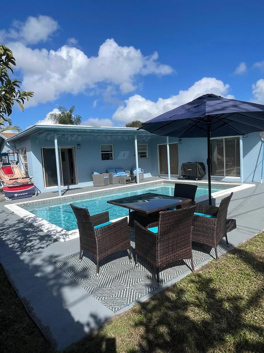 6456 Custer Street, Hollywood, FL 33024