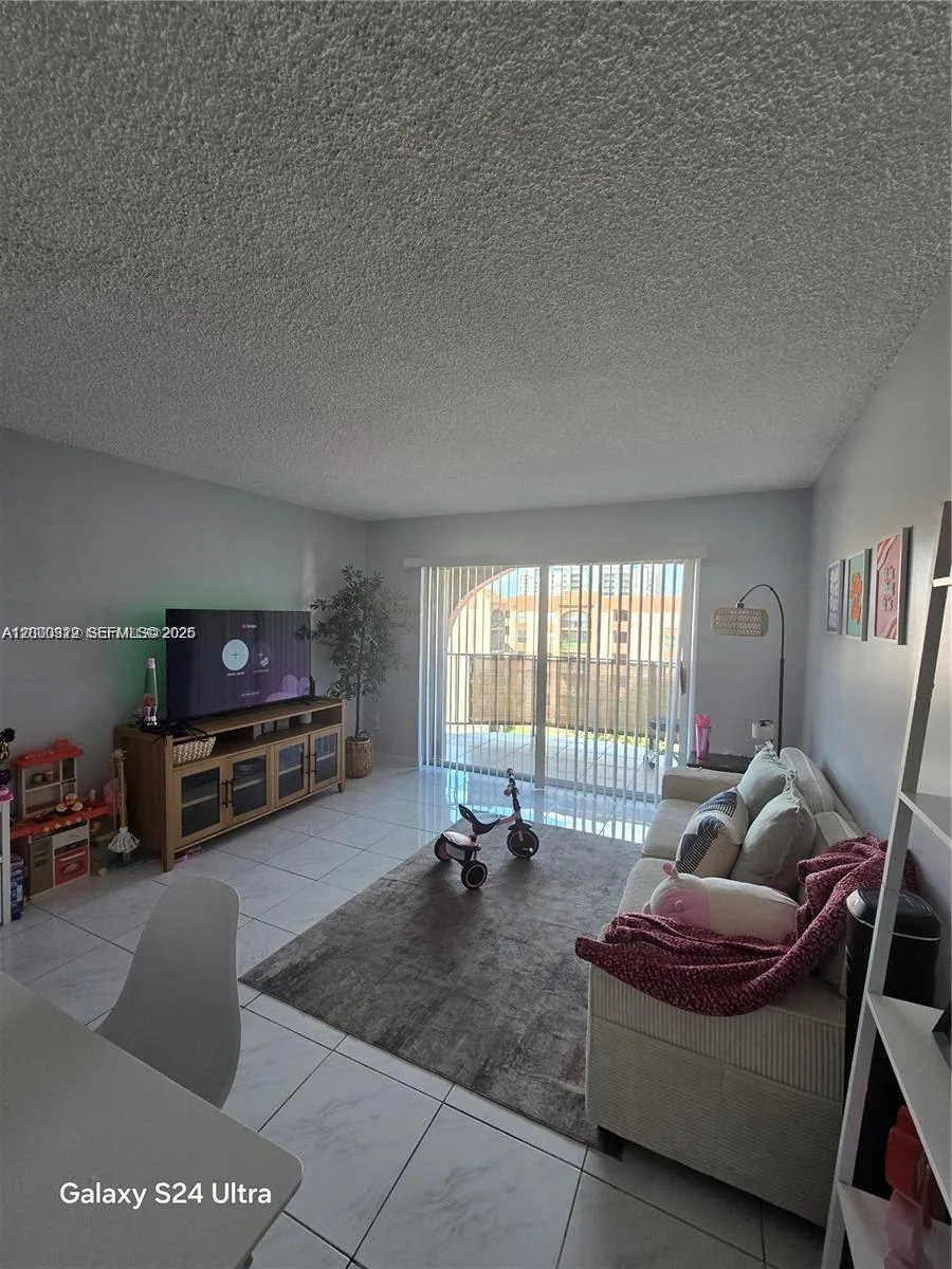5201 NW 7th St # 609W, Miami, FL 33126 photo 3