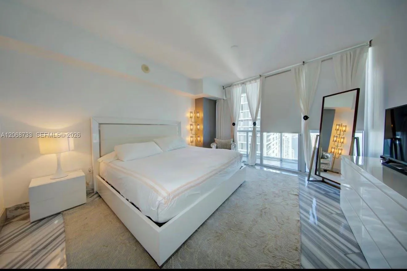 485 Brickell Ave # 4711, Miami, FL 33131 photo 11