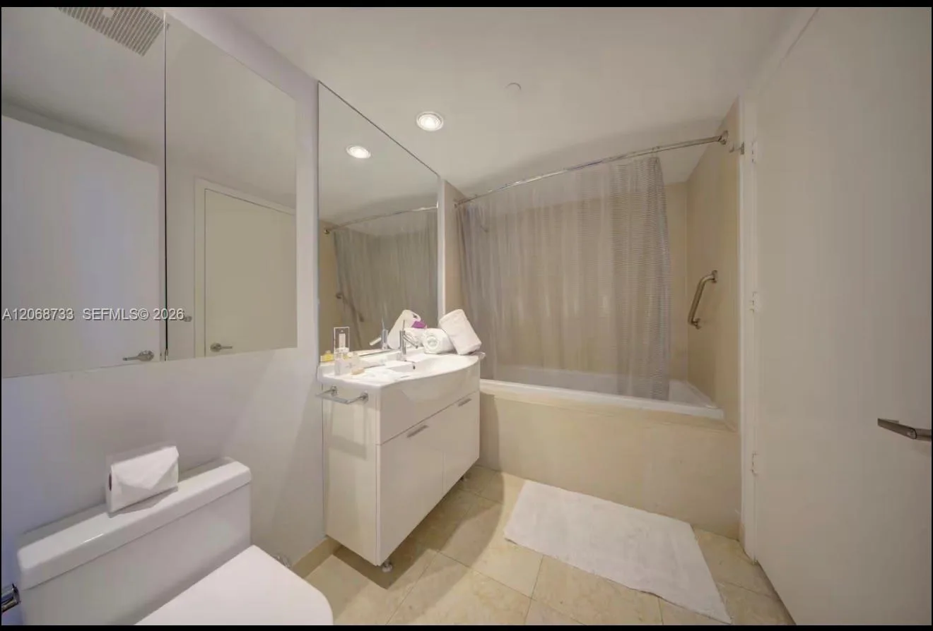 485 Brickell Ave # 4711, Miami, FL 33131 photo 13