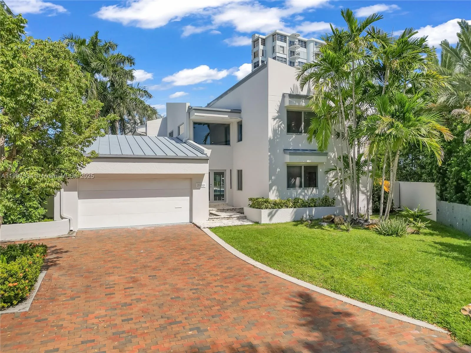 2089 NE 121st Rd, North Miami, FL 33181 photo 2