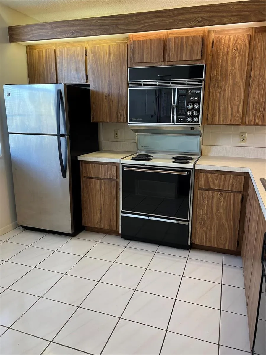 1526 Whitehall Drive # 402, Davie, FL 33324 photo 8