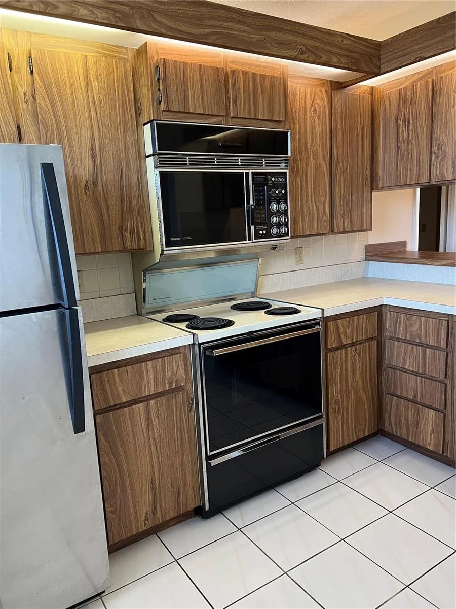 1526 Whitehall Drive # 402, Davie, FL 33324 photo 9