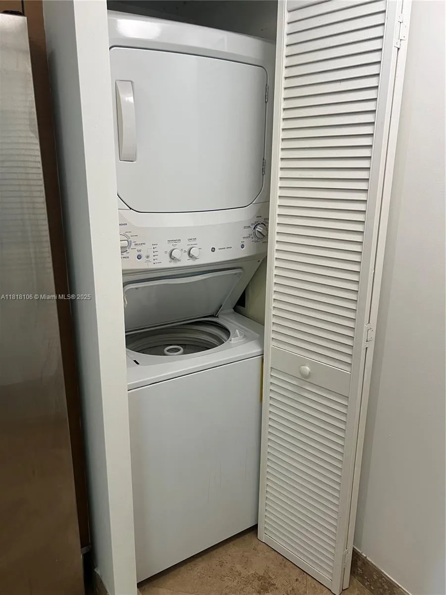 31 SE 5 ST # 3004, Miami, FL 33131 photo 9