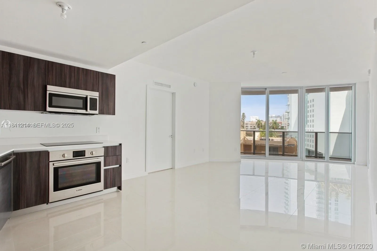 488 NE 18th St # 501, Miami, FL 33132 photo 3