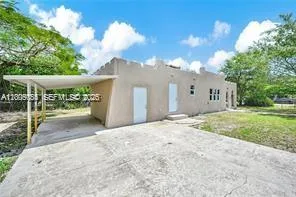 1301 Sharar Ave, Opa-Locka, FL 33054