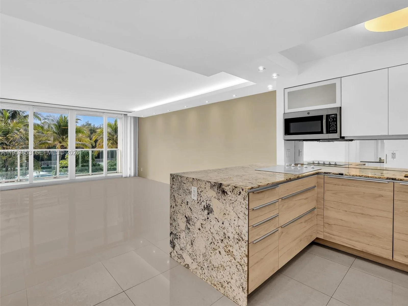 100 Bayview Dr # 223, Sunny Isles Beach, FL 33160 photo 6