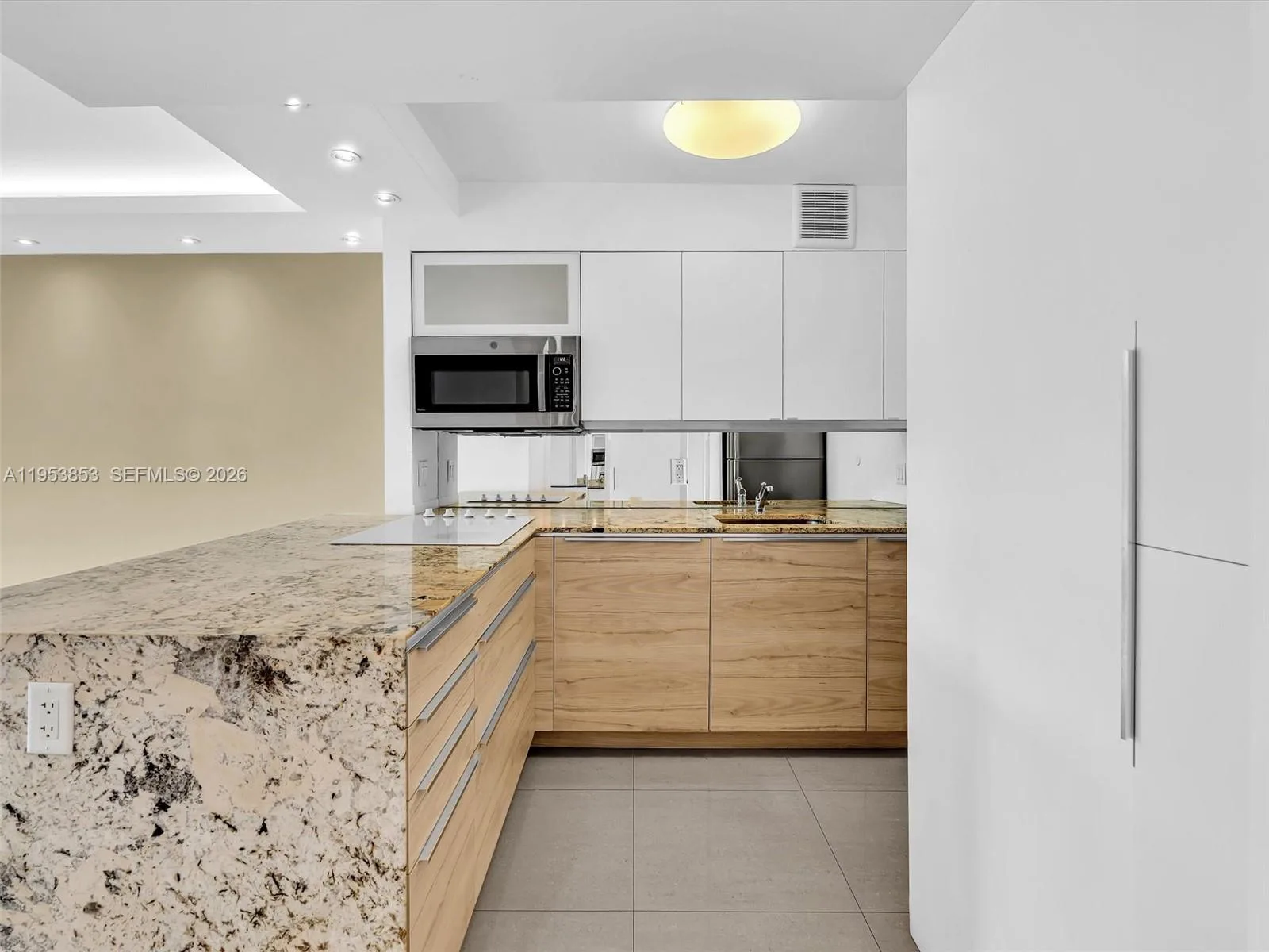 100 Bayview Dr # 223, Sunny Isles Beach, FL 33160 photo 7