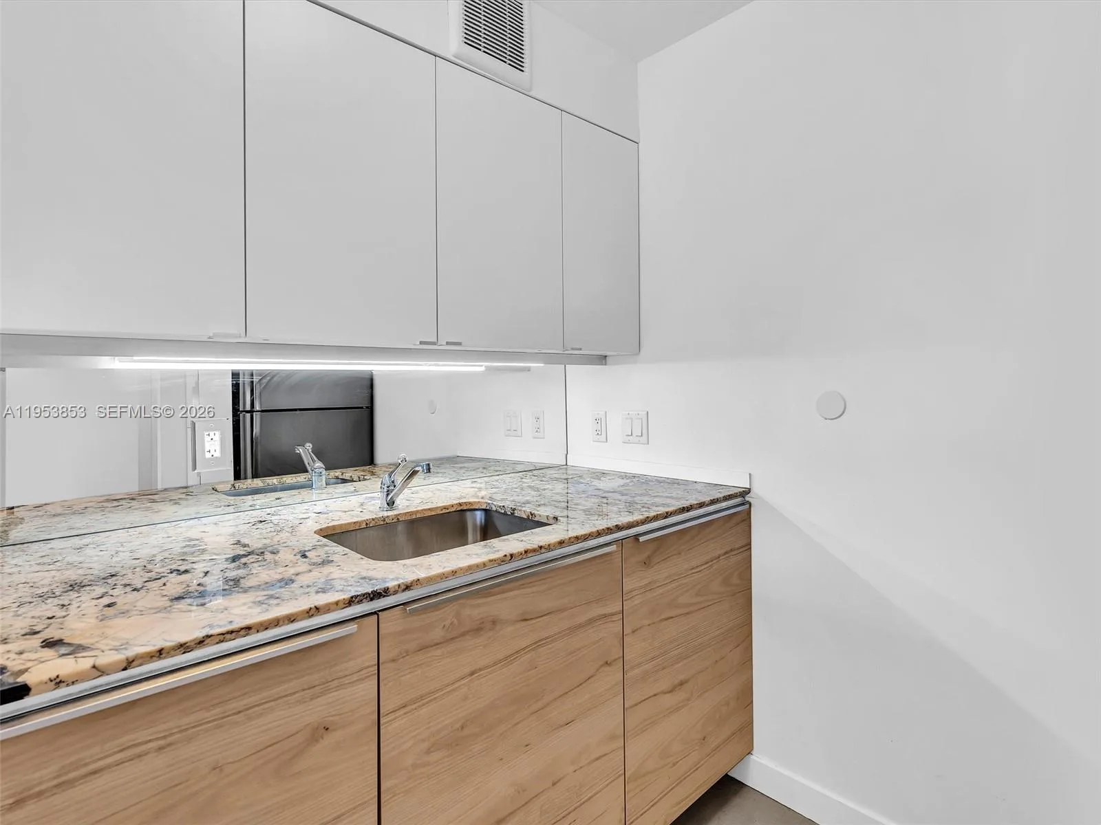 100 Bayview Dr # 223, Sunny Isles Beach, FL 33160 photo 8